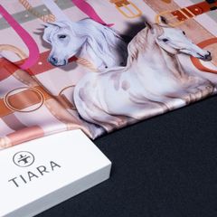 Khăn Choàng Tiara 2S52LB90 (90 x 90 cm)