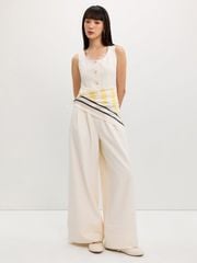 Áo Gilet Cổ Tròn Viền Ren