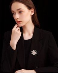 Cài Áo Blush Snowflake