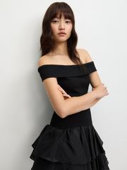 Đầm Trễ Vai Phối Chân Váy Tầng