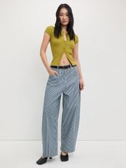 Quần Jeans Ống Cong Kẻ Sọc