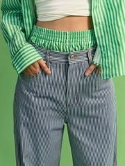 Quần Jeans Ống Cong Kẻ Sọc