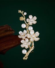Cài Áo Apricot Sprig
