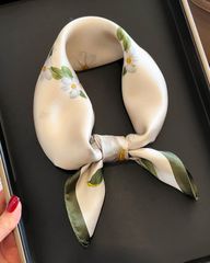Khăn Choàng Spring Wreath