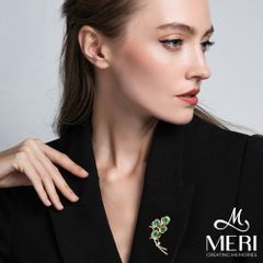 Cài Áo Nữ Meri Feathered Grace