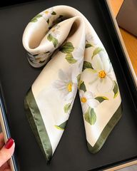 Khăn Choàng Spring Wreath