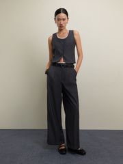 Áo Gilet Cổ Tròn Viền Ren