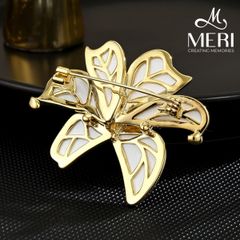 Cài Áo Nữ Meri Pearlescent Petal