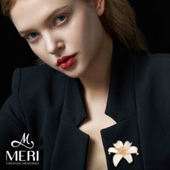 Cài Áo Nữ Meri Pearlescent Petal