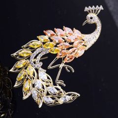 Cài Áo Nữ Meri Peacock Radiance