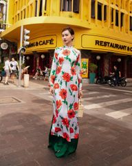 Áo Dài Nữ F2 Lụa Họa Tiết Trắng Hoa Đỏ Hồn Việt - Không kèm quần