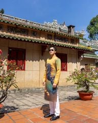 Áo Dài Nam F2 Gấm Vàng Họa Tiết - Không Kèm Quần