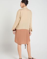 Áo Kiểu Nữ F2 Linen Kem Nâu A Touch Of Effortless Elegance