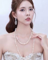 Hoa Tai Elegant Lady