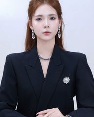 Hoa Tai Elegant Lady