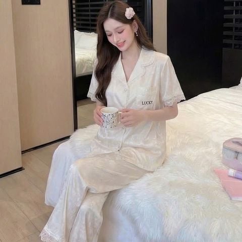 Pyjama lụa băng tay ngắn quần dài Shury Store Home Wear TN67 form rộng cao cấp tôn da mịn mát