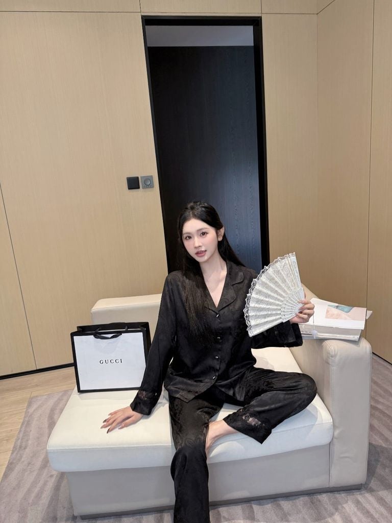 Đồ bộ ngủ pyjama nam nữ Shury Store Home Wear DD21 size 45-95kg phối màu tay dài bộ đôi couple lụa