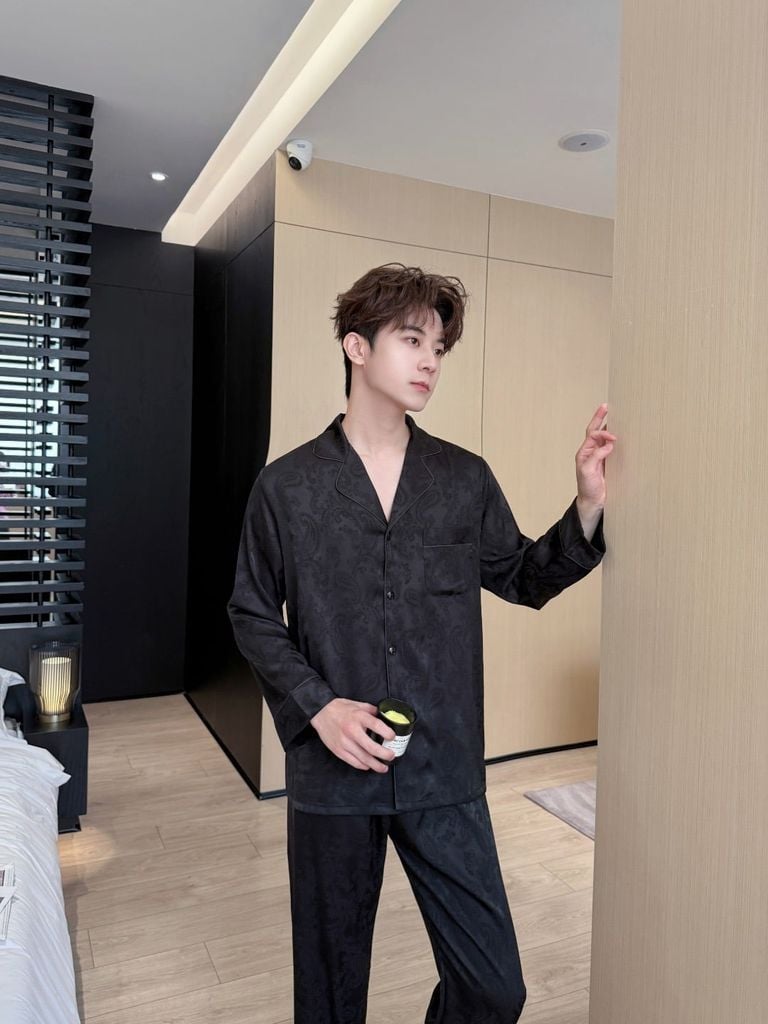 Đồ bộ ngủ pyjama nam nữ Shury Store Home Wear DD21 size 45-95kg phối màu tay dài bộ đôi couple lụa