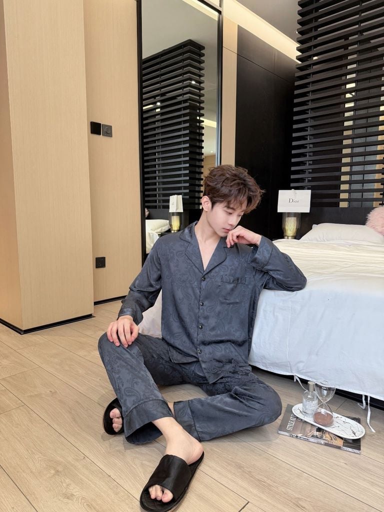 Đồ bộ ngủ pyjama nam nữ Shury Store Home Wear DD21 size 45-95kg phối màu tay dài bộ đôi couple lụa