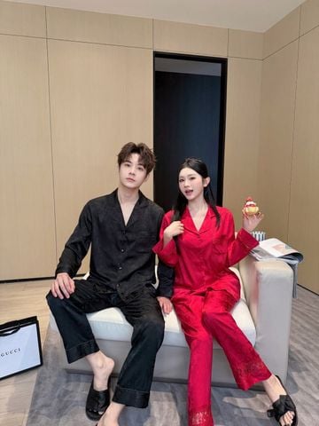 Đồ bộ ngủ pyjama nam nữ Shury Store Home Wear DD21 size 45-95kg phối màu tay dài bộ đôi couple lụa