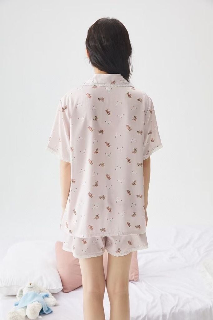 Bộ Pyjama lụa ngắn tay hình gấu dễ thương Shury Store Home Wear NT39 đồ ngủ nữ form rộng thoáng mát