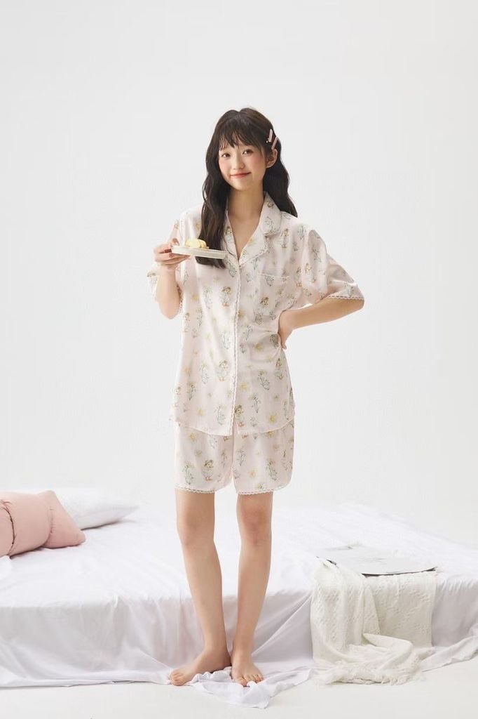 Pyjama Ngắn 2 Màu Kem Hồng Hình Chú Vịt Shury Store Home Wear Bộ Đồ Ngủ Lụa Mềm Mát NT12 Size M L XL