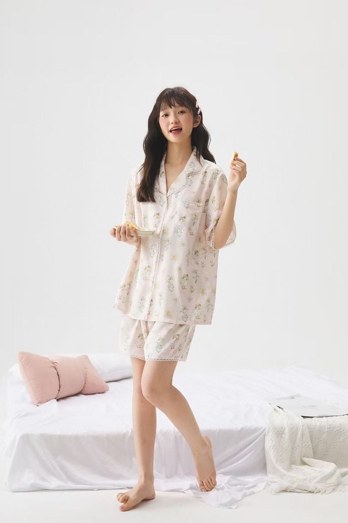 Pyjama Ngắn 2 Màu Kem Hồng Hình Chú Vịt Shury Store Home Wear Bộ Đồ Ngủ Lụa Mềm Mát NT12 Size M L XL