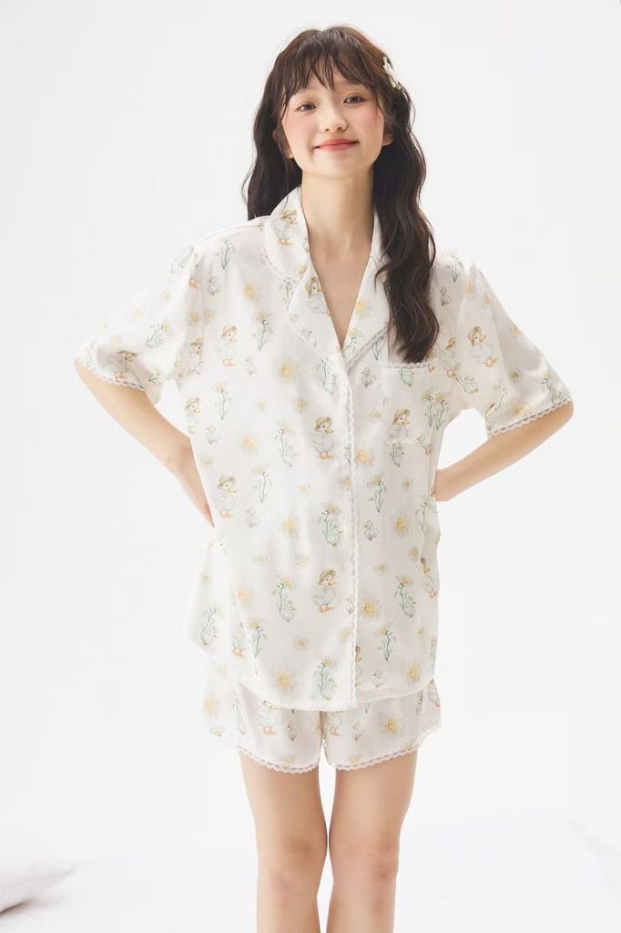 Pyjama Ngắn 2 Màu Kem Hồng Hình Chú Vịt Shury Store Home Wear Bộ Đồ Ngủ Lụa Mềm Mát NT12 Size M L XL