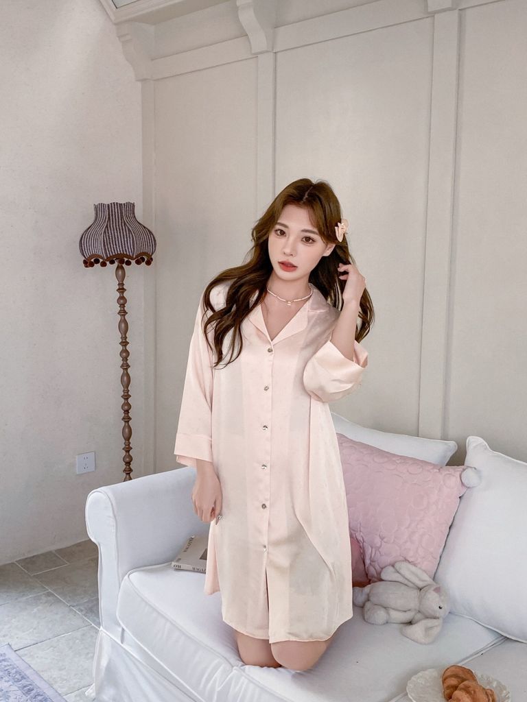 Váy ngủ sơmi lụa Shury Store Home Wear SM57 đầm ngủ lụa freesize in chìm hình Hello Kitty from xuông