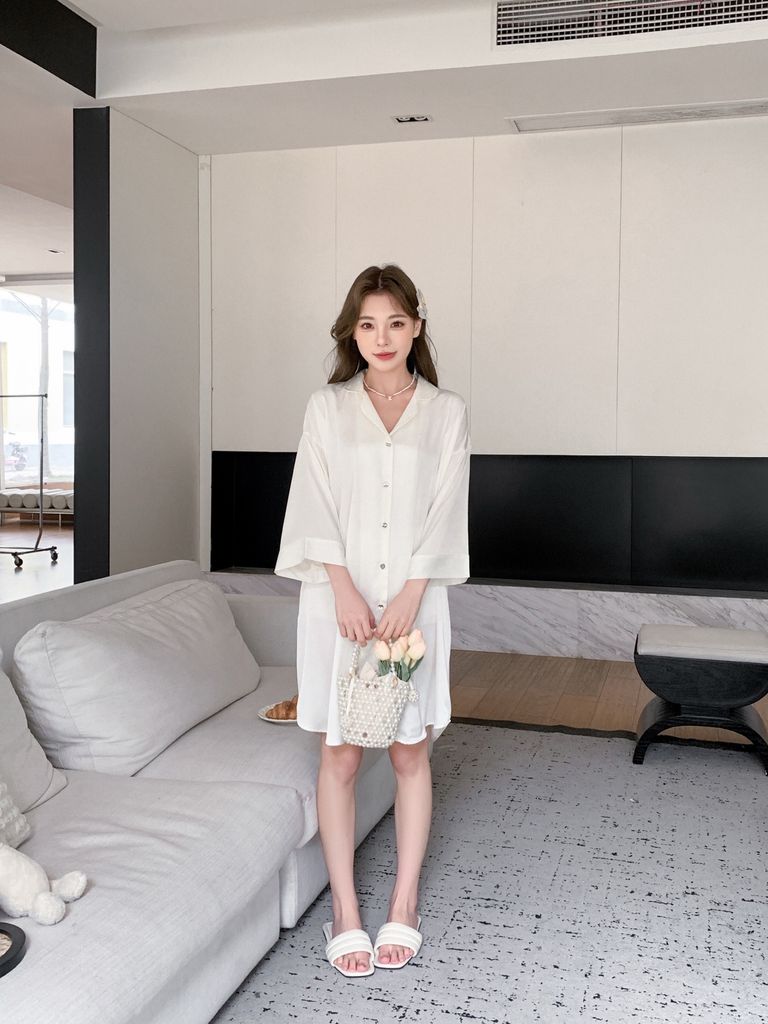 Váy ngủ sơmi lụa Shury Store Home Wear SM57 đầm ngủ lụa freesize in chìm hình Hello Kitty from xuông