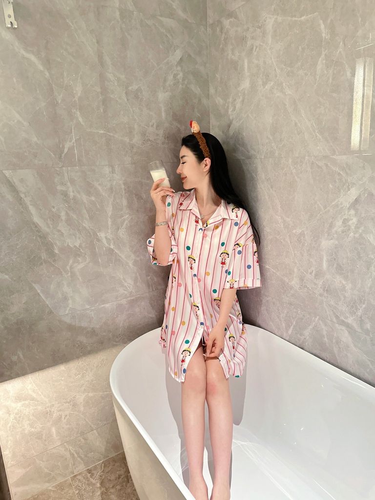 Váy ngủ sơmi lụa nữ Shury Store Home Wear SM25 đầm ngủ freesize in hình mặc nhà suông rộng mềm mại