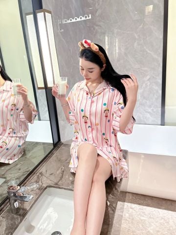 Váy ngủ sơmi lụa nữ Shury Store Home Wear SM25 đầm ngủ freesize in hình mặc nhà suông rộng mềm mại