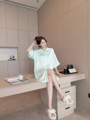 Váy ngủ lụa Shury Store Home Wear SM36 đầm sơ mi freesize in chìm hình Kitty dài 90cm màu xanh hồng