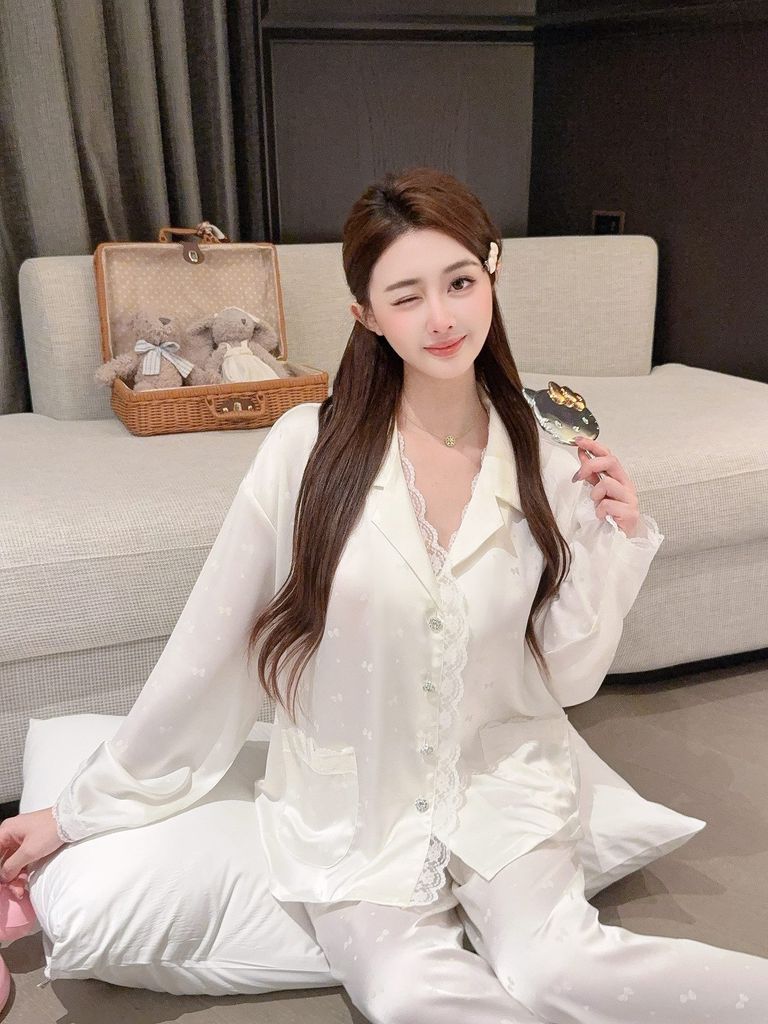 Đồ bộ ngủ nữ pyjama lụa Shury Store Home Wear TD46 tay dài quần dài màu trắng size 45-75kg mềm mịn