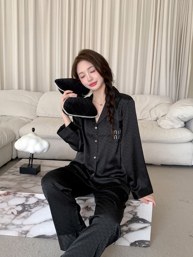 Đồ bộ ngủ pyjama nam nữ Shury Store Home Wear DD14 size 45-95kg màu trắng bộ đôi couple lụa mềm mát