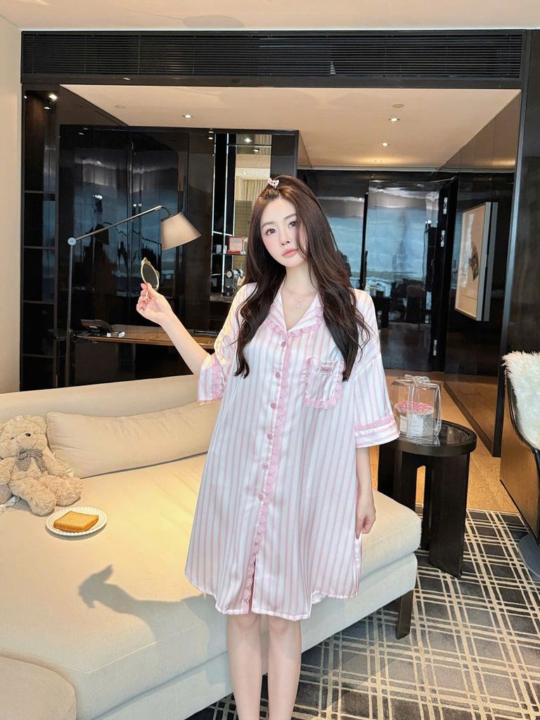 Váy ngủ lụa Shury Store Home Wear SM36 đầm sơ mi freesize in sọc pastel dài 90cm màu xanh hồng