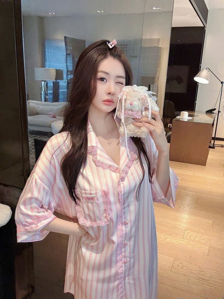 Váy ngủ lụa Shury Store Home Wear SM36 đầm sơ mi freesize in sọc pastel dài 90cm màu xanh hồng