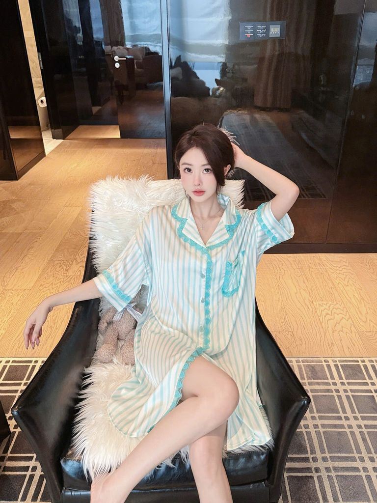 Váy ngủ lụa Shury Store Home Wear SM36 đầm sơ mi freesize in sọc pastel dài 90cm màu xanh hồng