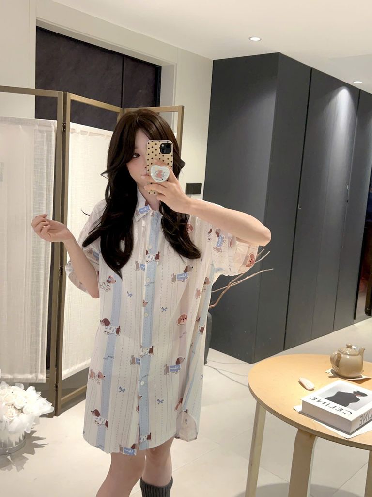 Váy ngủ sơmi lụa nữ Shury Store Home Wear SM22 freesize 45-75kg màu trắng in hình mặc nhà from suông