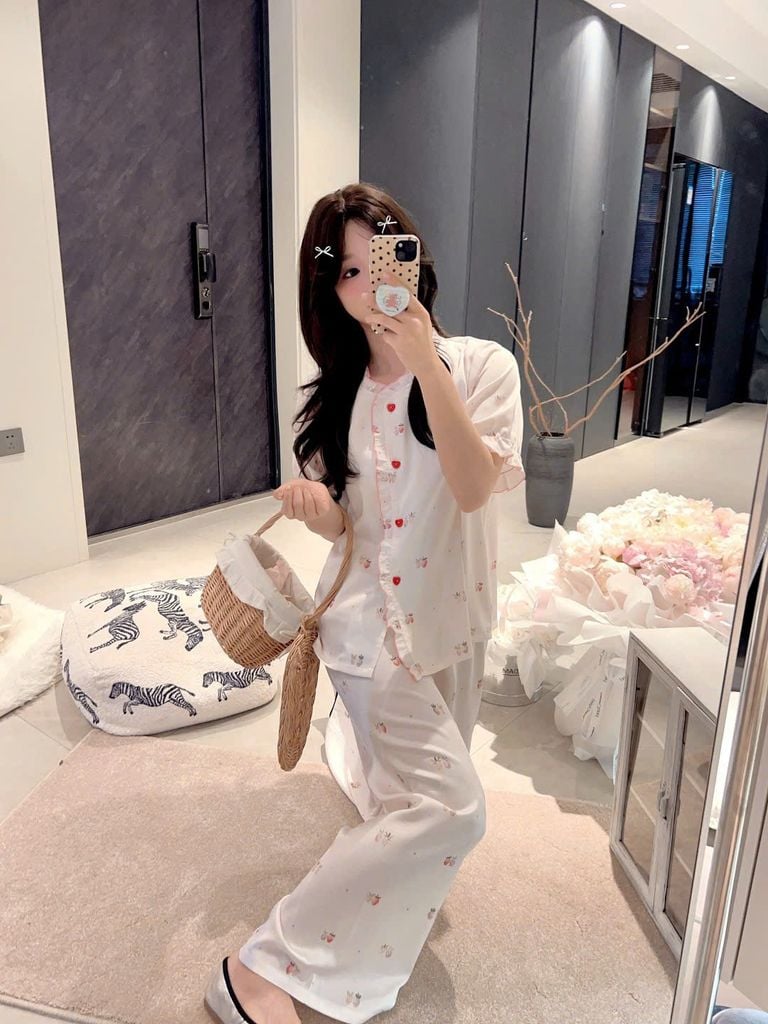 Đồ bộ ngủ nữ pyjama lụa Shury Store Home Wear TN25 tay ngắn quần dài in hoạ tiết size 45-75kg mềm