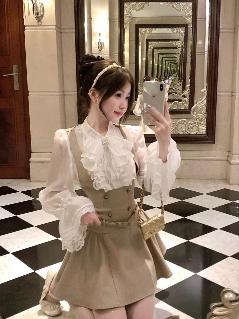 Set Yếm Kem Somi Trắng