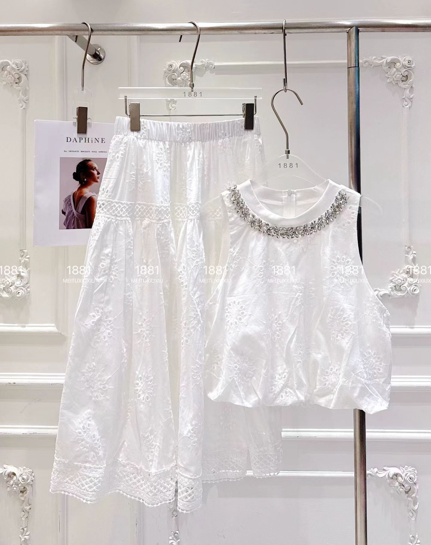 Set Xô Trắng Chân Váy Dài