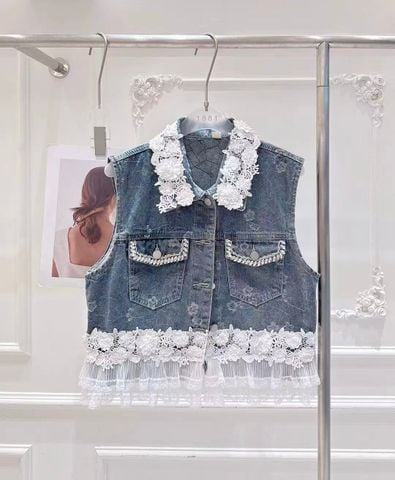 Áo Khoác Viền Ren Trắng