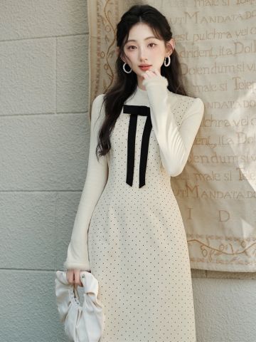 Set Choàng Tiểu Thư