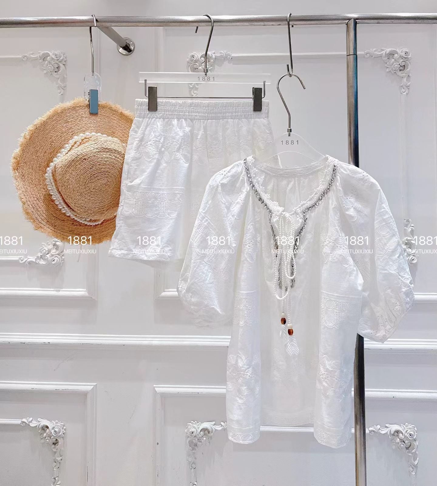 Set Xô Trắng Quần Ngắn