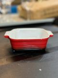 Bát sứ đỏ