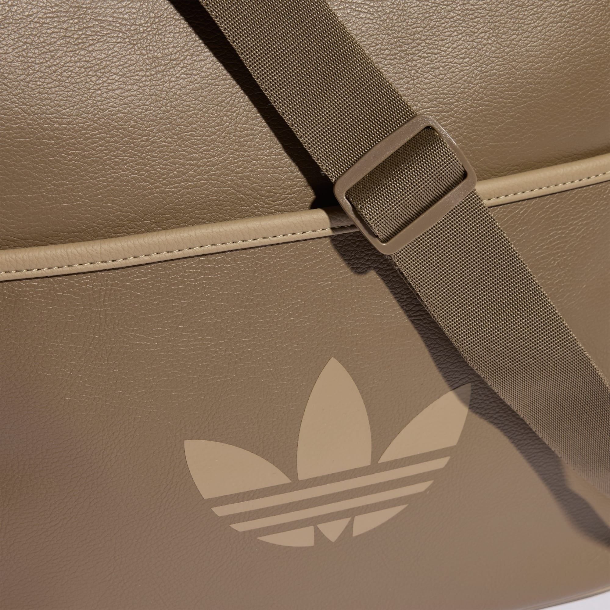  Túi đeo chéo adidas Airliner Unisex - KD7847 