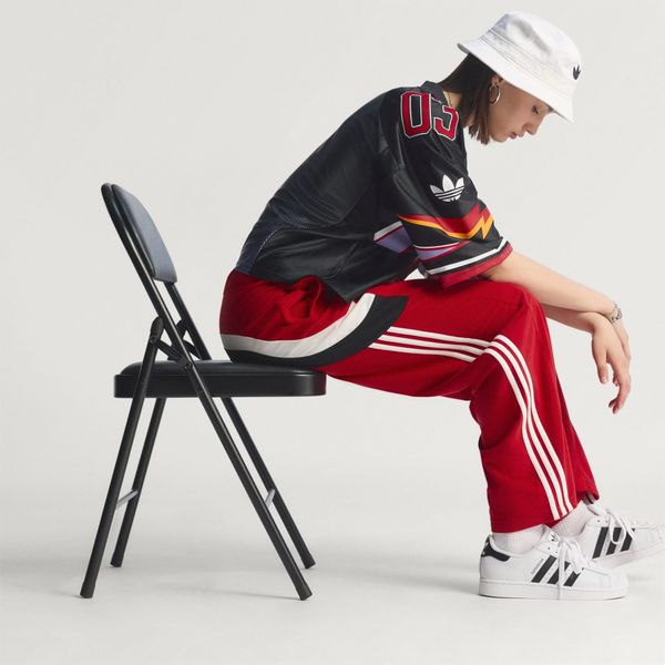  Quần nỉ adidas Trackpant Nữ - JY2390 