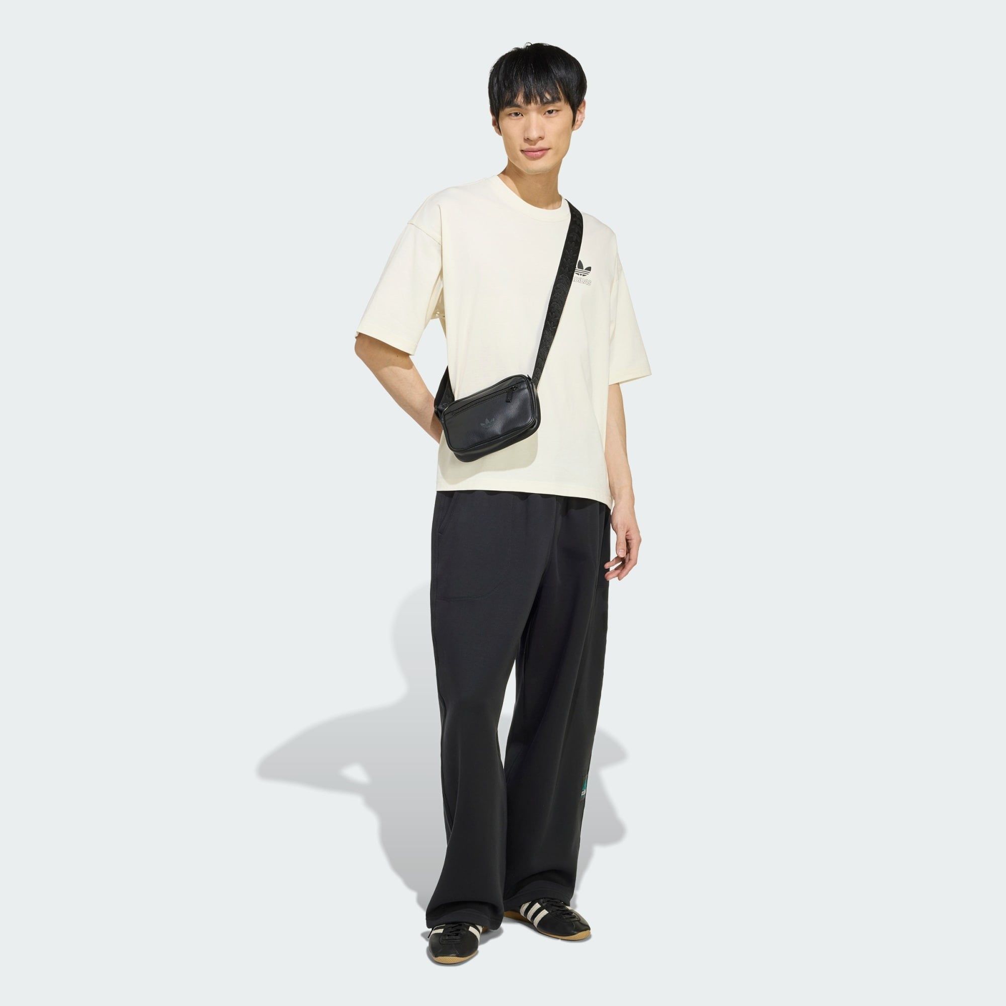  Áo T-shirt adidas Starts Logo Graphic Oversized Tee Nam - LC8561 