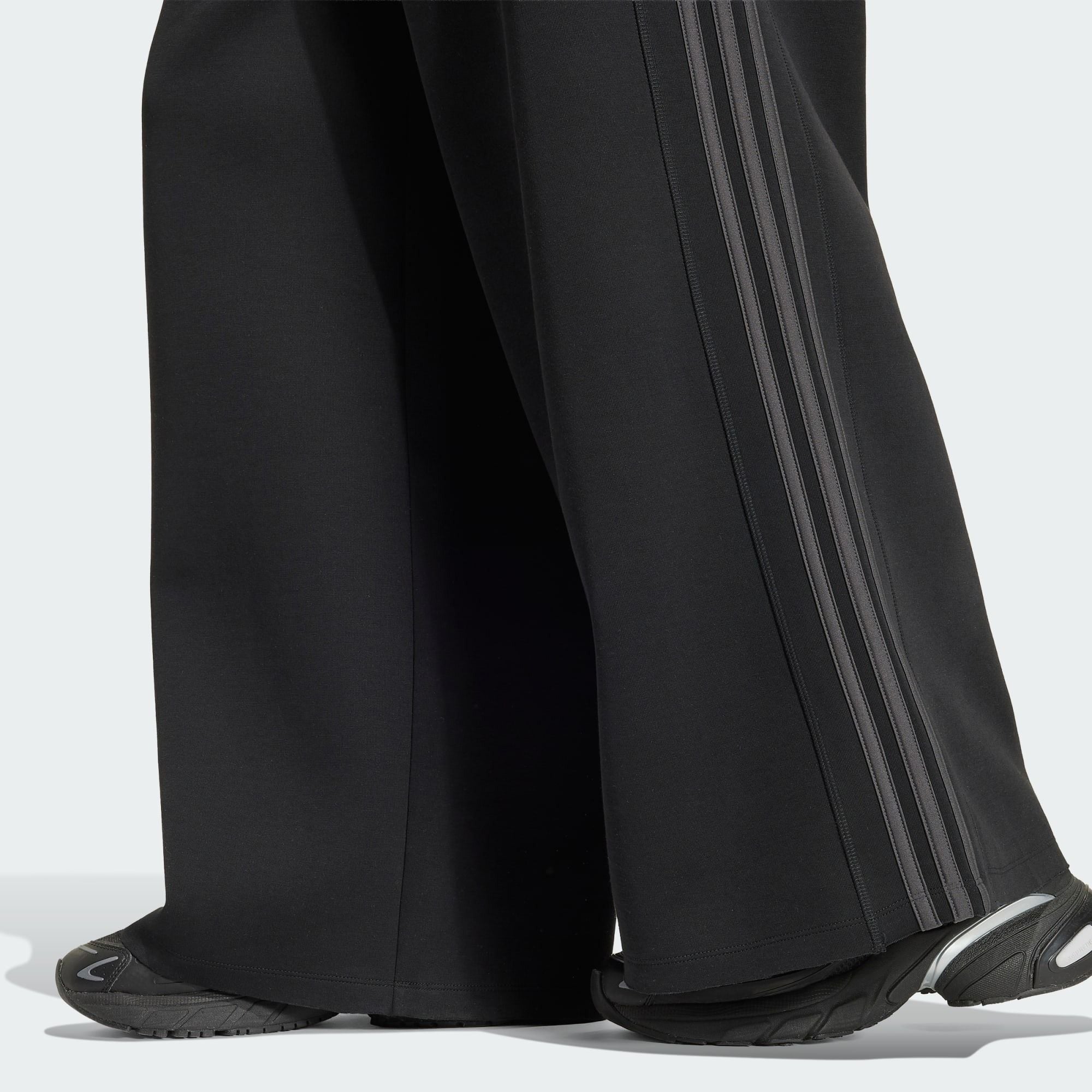  Quần nỉ ống suông adidas SST 2.0 Long Trackpant Nữ - KT1779 